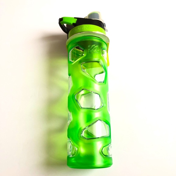 Eddie Bauer Other - NEW WATER BOTTLE Eddie Bauer ROCKTAGON 22oz Green